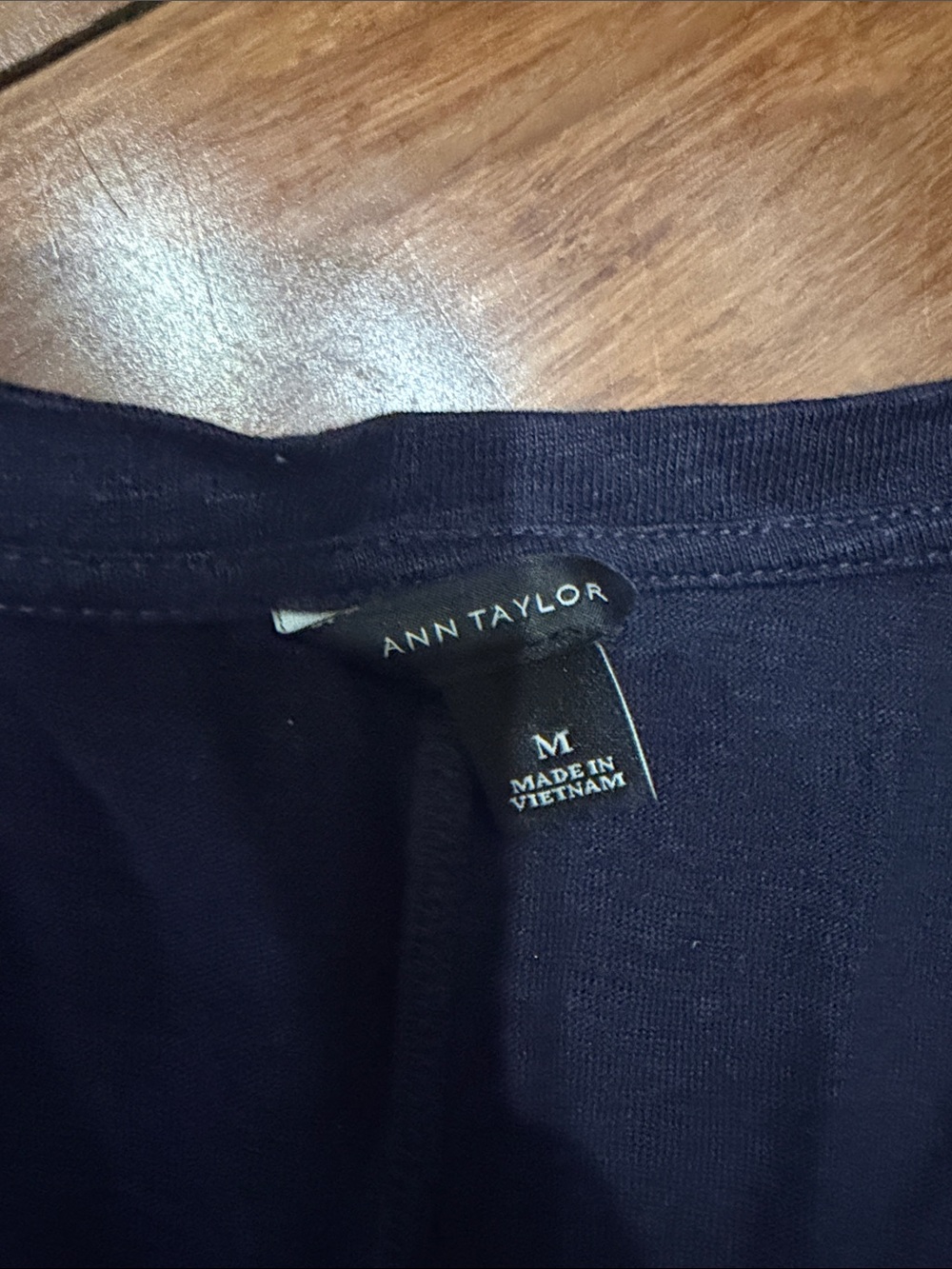 Ann Taylor Dark Navy Scoop Neck Top M - Picture 2 of 3